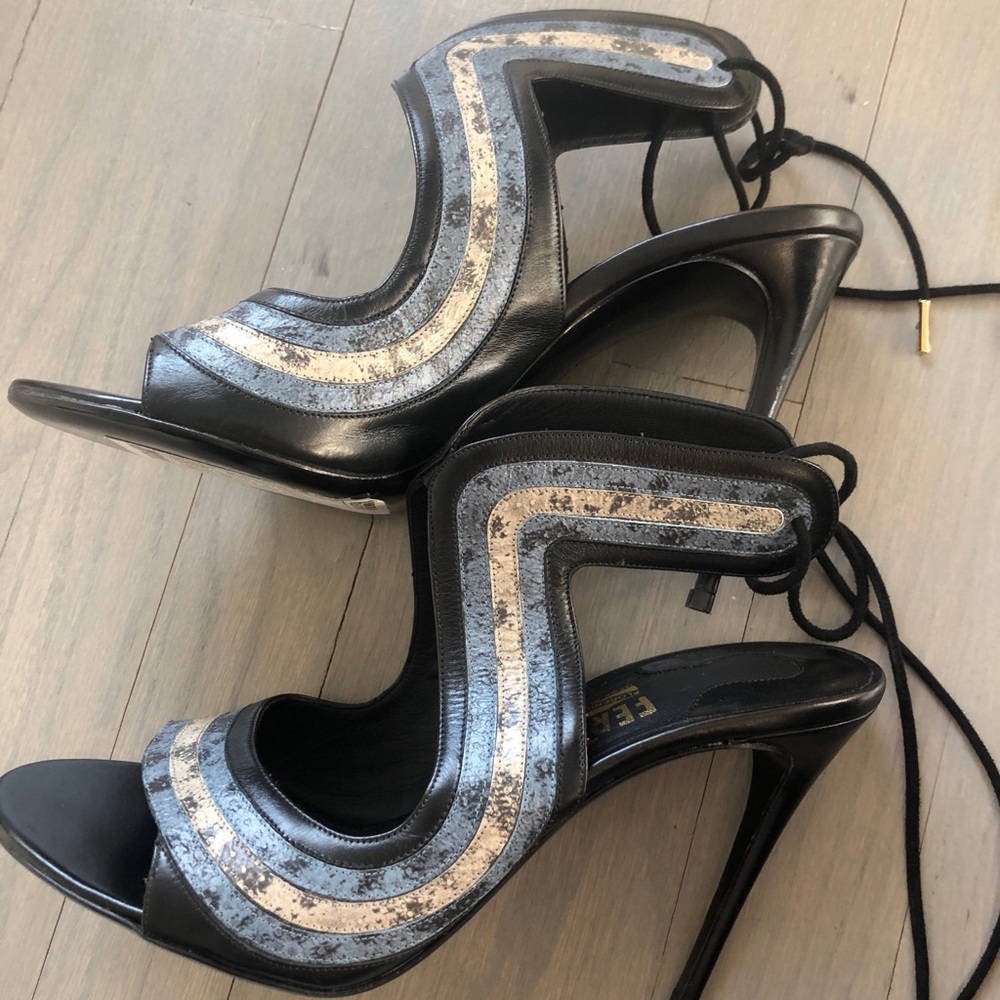 Ferragamo Faustine Sandals NWOT - Picture 1 of 6